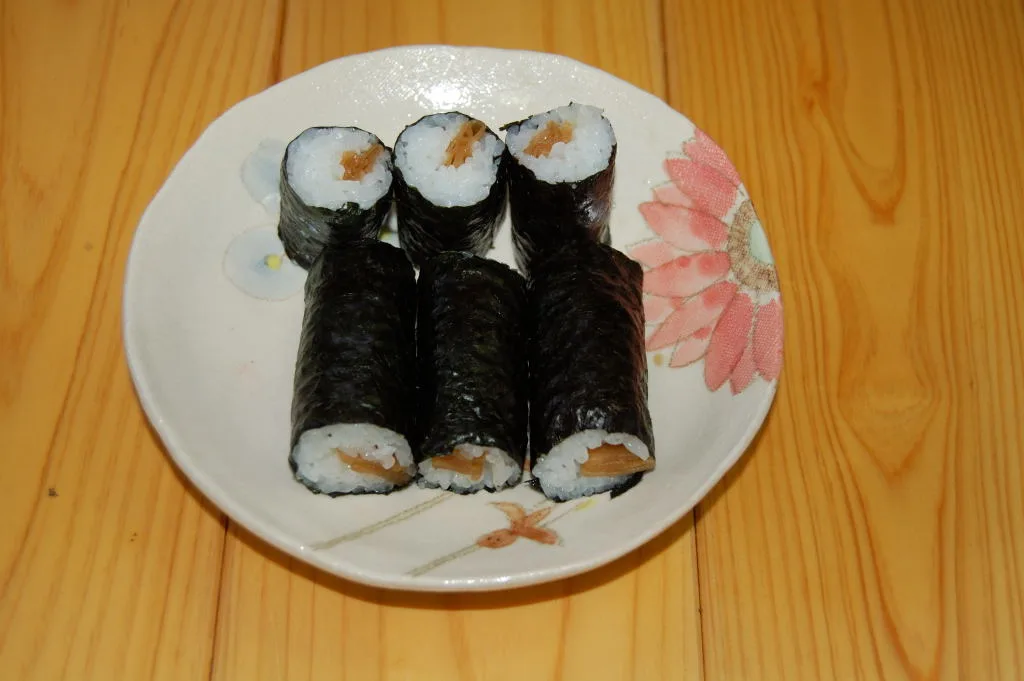 かんぴょうのり巻き寿司(かんぴょうのりまきずし)