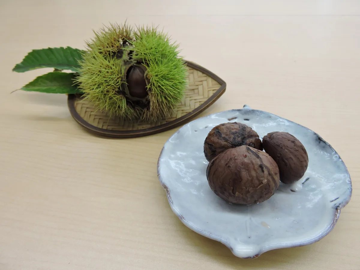 栗の渋皮煮（くりのしぶかわに）