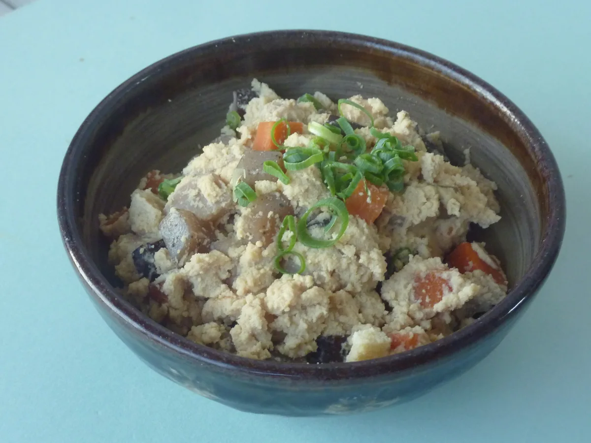 高野豆腐粉と野菜の煮物（こうやどうふことやさいのにもの）