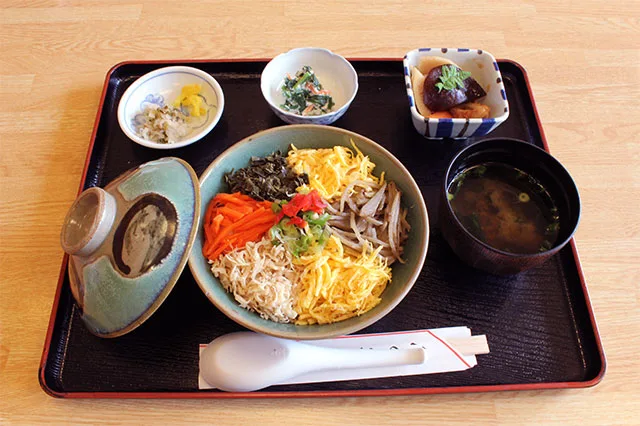 くさぎ菜のかけめし（くさぎなのかけめし）