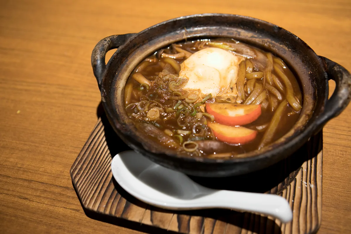 味噌煮込みうどん(みそにこみうどん)