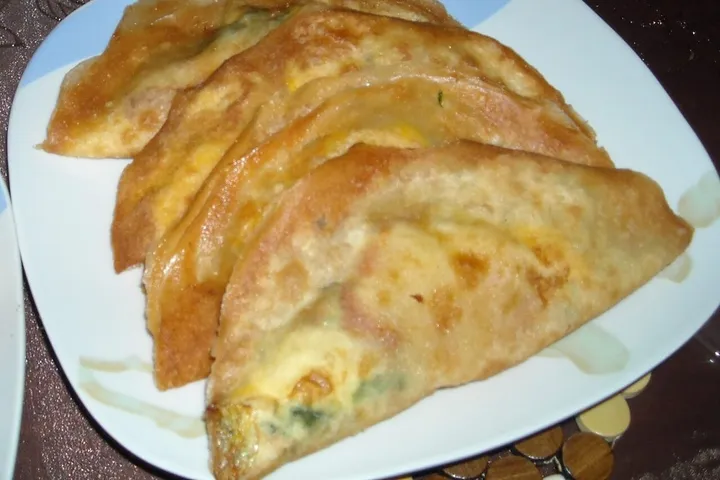 ブリック(卵入り薄皮揚げ)