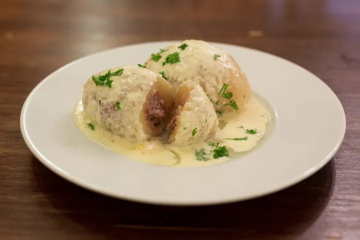 ツェペリナイ(肉入りじゃがいも団子)