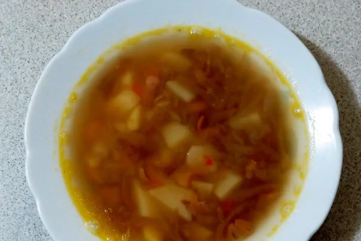 ヨタ（発酵野菜と豆のスープ）