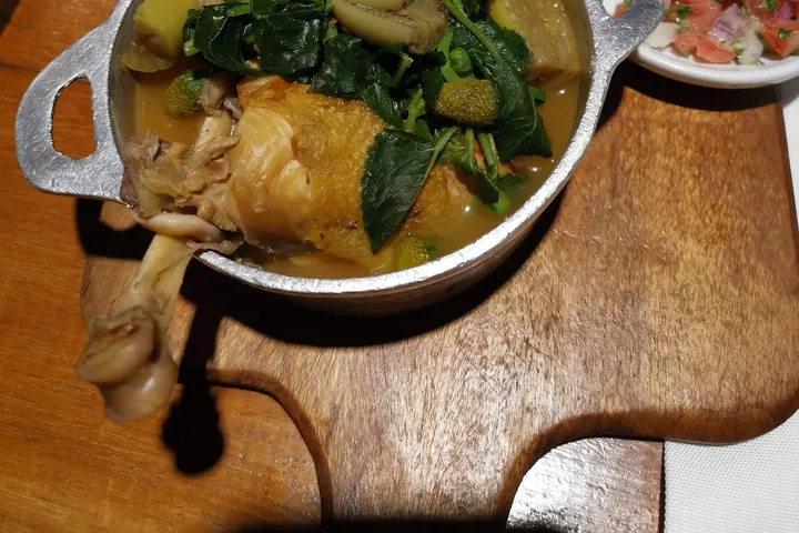 ロマザヴァ(肉と青菜のスープ煮)