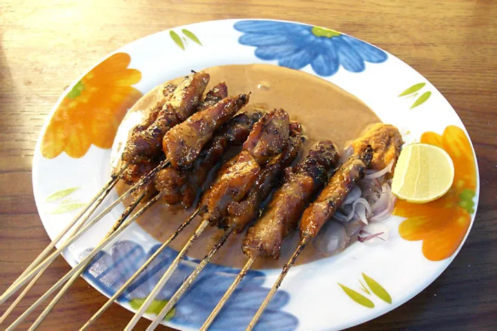 サテ・アヤム(鶏肉の串焼き)